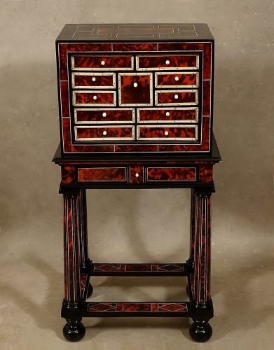 Petit cabinet et son piétement en ébène ivoire et écaille - Anvers XVIIe - Mobilier Style Louis XIV