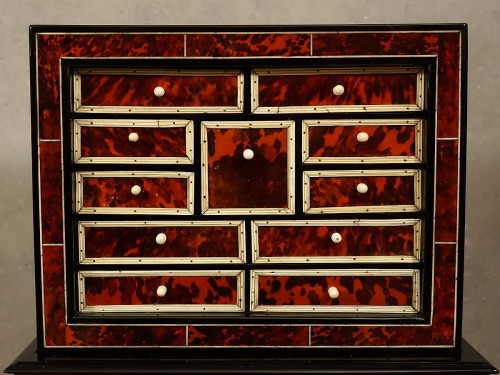 Louis XIV - Petit cabinet et son piétement en ébène ivoire et écaille - Anvers XVIIe