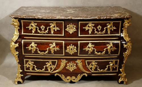 Très impressionnante commode Régence aux dragons - Mobilier Style Régence