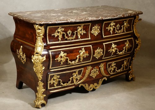 XVIIIe siècle - Très impressionnante commode Régence aux dragons