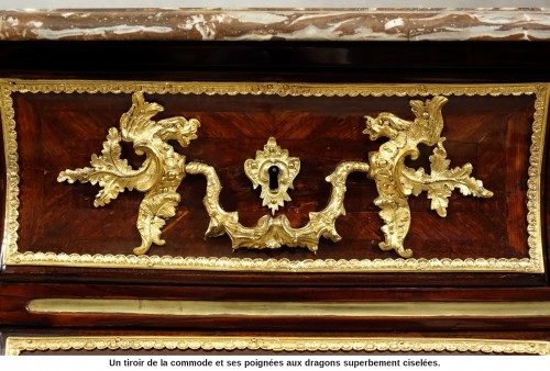 Antiquités - Très impressionnante commode Régence aux dragons