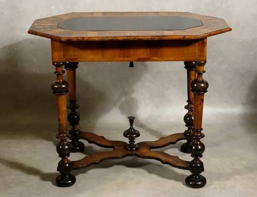 Louis XIV - Table de changeur suisse - Canton des Grisons XVIIe.
