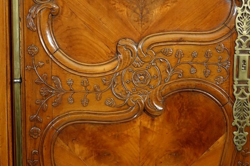 Armoire de mariage rennaise signée Croizé - 