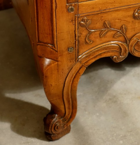  - Armoire de mariage rennaise signée Croizé