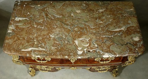 Importante commode Régence en sarcophage attribuée à Louis Delaitre - Antiquités Philippe Glédel