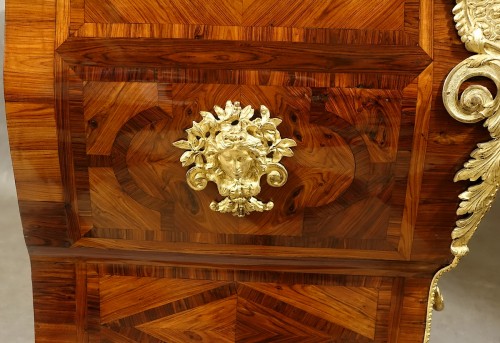 Antiquités - Importante commode Régence en sarcophage attribuée à Louis Delaitre