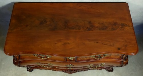 XVIIIe siècle - Commode bordelaise en acajou massif - Bordeaux XVIIie