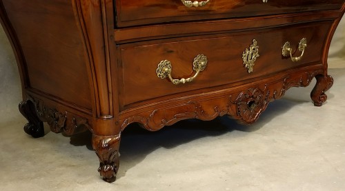 Antiquités - Commode bordelaise en acajou massif - Bordeaux XVIIie