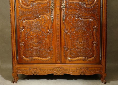 Antiquités - Armoire rennaise par Charles II Croizé