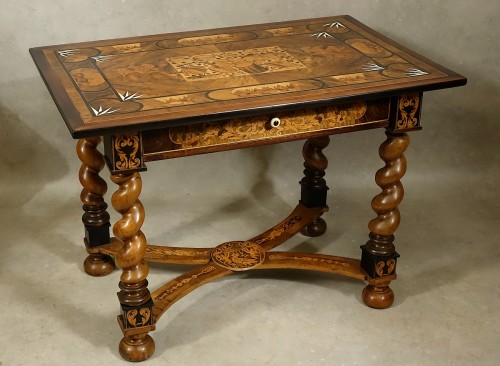Table Louis XIV en marqueterie dans le style d'Augsbourg - Innsbruck XVIIe - Mobilier Style Louis XIV