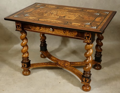 Table Louis XIV en marqueterie dans le style d'Augsbourg - Innsbruck XVIIe - Antiquités Philippe Glédel