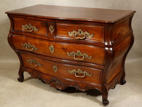 XVIIIe siècle - Commode en S en acajou massif - Bordeaux XVIIIe