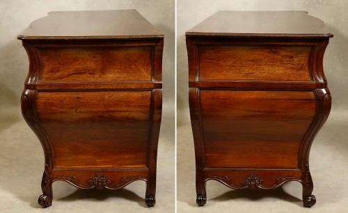 Antiquités - Commode en S en acajou massif - Bordeaux XVIIIe