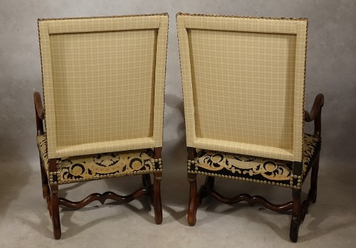 Antiquités - Paire de fauteuils Louis XIII "os de mouton"