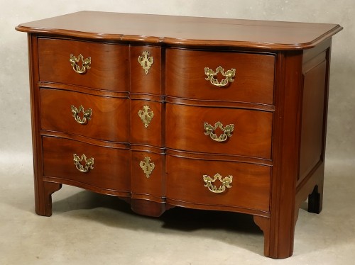 XVIIIe siècle - Commode de port Louis XIV en acajou massif