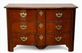 Commode de port Louis XIV en acajou massif