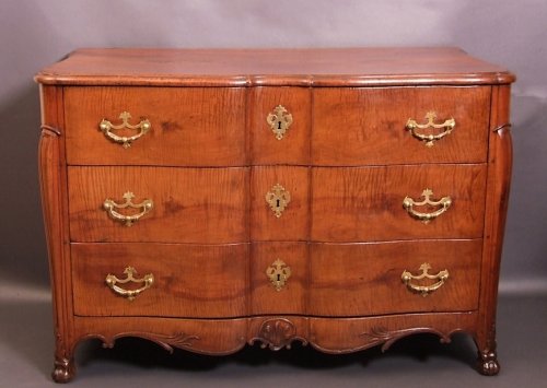 18th century french regional commode from Saint-Malo