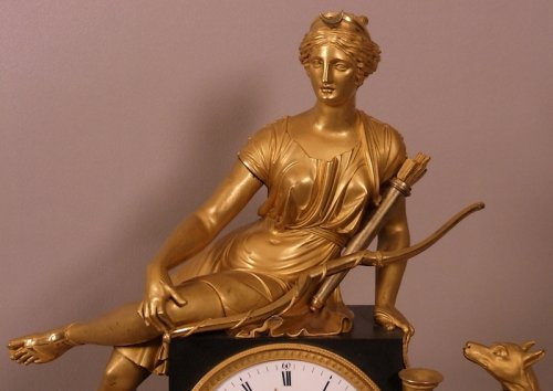 Horlogerie Pendule - Pendule Directoire à la Diane chasseresse