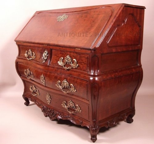 Mobilier Bureau et Secrétaire - Commode scribanne en acajou moucheté - Bordeaux XVIIIe siècle