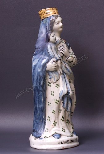 Céramiques, Porcelaines  - Vierge d'accouchée en faïence de Rennes