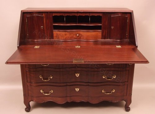 Mobilier  - Commode bureau en acajou massif, Nantes XVIIIe siècle