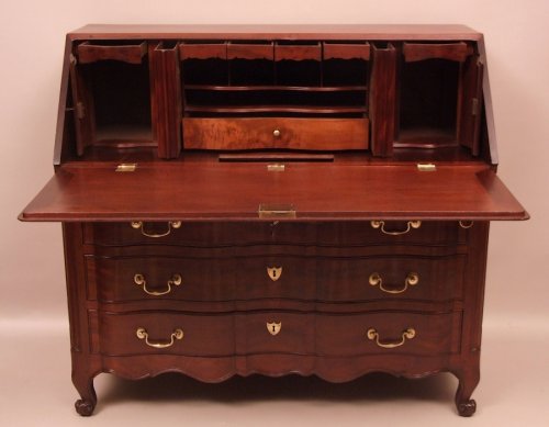 XVIIIe siècle - Commode bureau en acajou massif, Nantes XVIIIe siècle