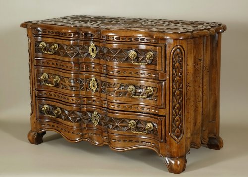 Commode de maîtrise - Art populaire fin XVIIIe - Pyrénées-Atlantiques - Objets de Curiosité Style 