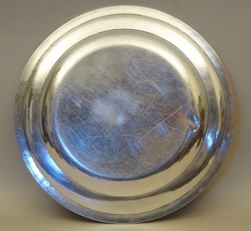 XIXe siècle - Important plat circulaire en argent massif d'époque Restauration