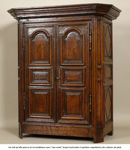 Armoire de maîtrise du XVIIIe siècle - Objets de Curiosité Style Louis XIV