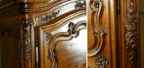 Louis XV - Armoire de château XVIIIe au mascaron et griffes de lion