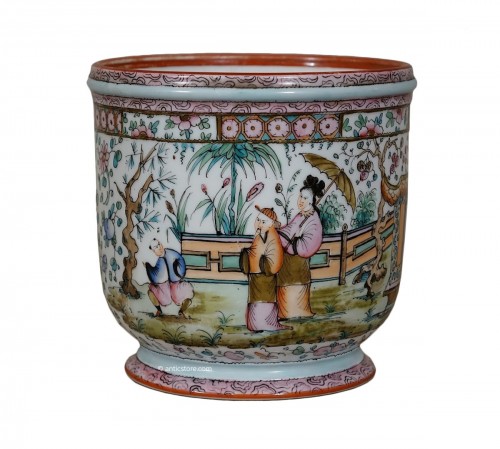 Cache-pot aux chinois en porcelaine de Bayeux