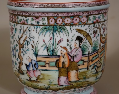Cache-pot aux chinois en porcelaine de Bayeux - Céramiques, Porcelaines Style Louis-Philippe