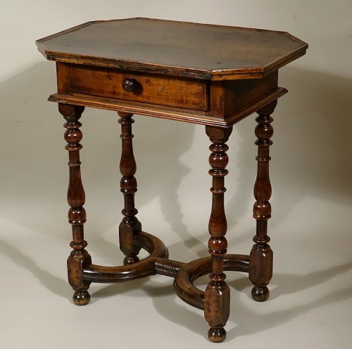 Mobilier Table & Guéridon - Petite table de cabaret Louis XIII - Bourgogne XVIIe