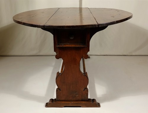Table ovale en noyer - Toscane fin XVIe début XVIIe - Antiquités Philippe Glédel