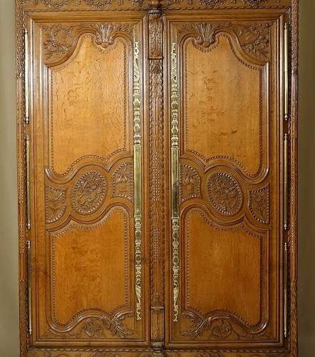 Armoire de mariage viroise aux attributs de chasse et de pêche - Mobilier Style 