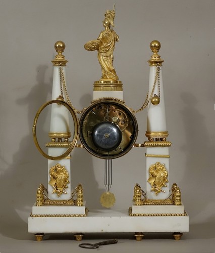Antiquités - Pendule portique à la Minerve - Époque Louis XVI