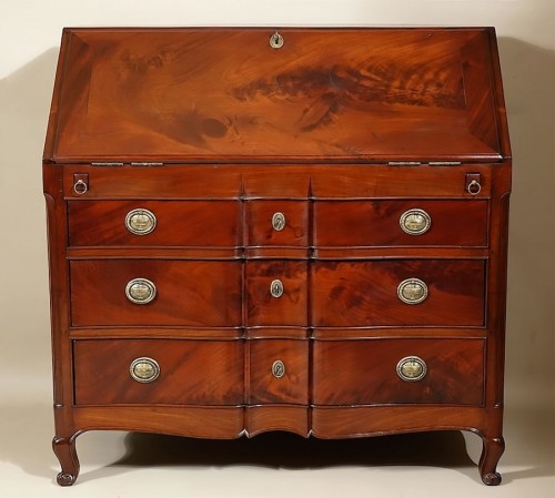 Commode scriban de port en acajou massif d'époque XVIIIe - Mobilier Style Louis XV