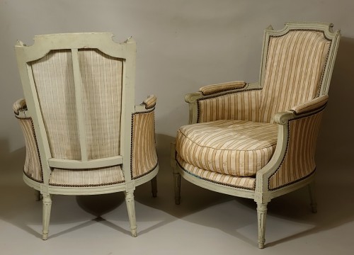 Pair of large bergères armchairs - Paris Louis XVI period - 