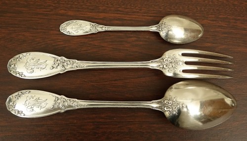 Argenterie et Arts de la table  - Petite ménagère aux chardons en argent (37 pièces) - Époque Art nouveau