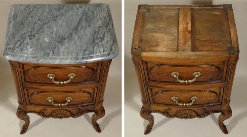 Antiquités - Petite commode d'entre-deux provençale en noyer 18e