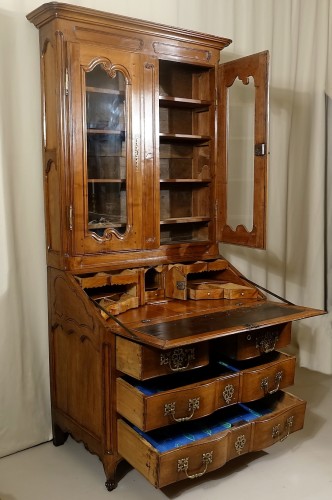 XVIIIe siècle - Commode bureau bibliothèque. Travail nantais d'époque XVIIIe