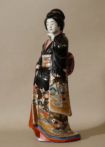 Importante statuette de Bijin d'époque Meiji - Kutani - Japon - Arts d