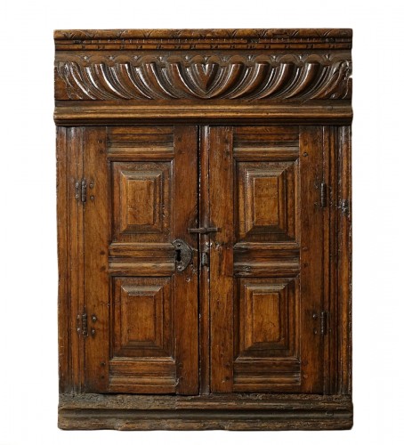 Petite armoire murale de sacristie d'époque Première Renaissance