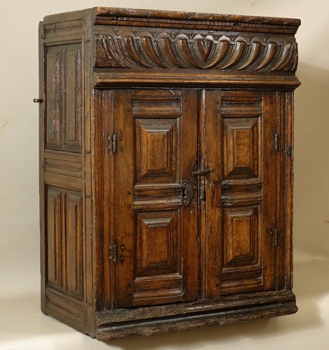 Petite armoire murale de sacristie d'époque Première Renaissance - Mobilier Style Renaissance