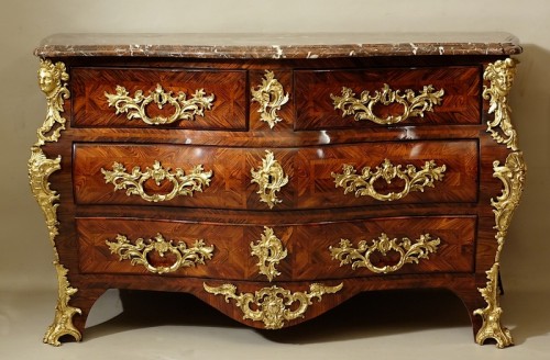 Large commode de château à la Régence estampillée MM - Régence