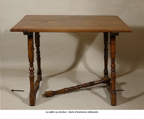 Louis XIII - Table de carrosse en noyer massif, Italie XVIIe