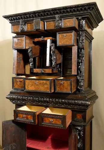 Antiquités - Cabinet dit stipo "a bambocci" et sa crédenzina, Gênes fin du XVIe siècle