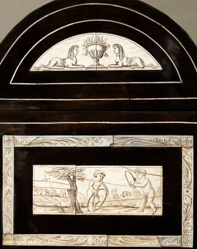 Antiquités - Coffret Louis XIV en ivoire et ferréol France XVIIe siècle
