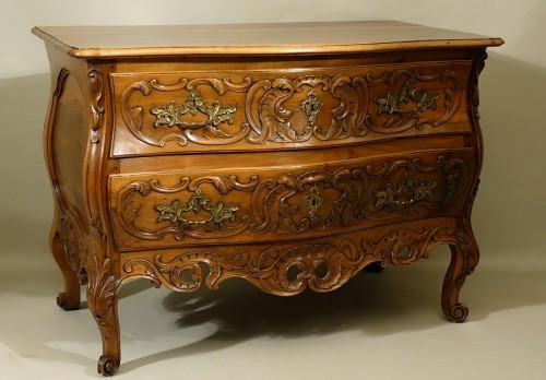 Commode provençale nîmoise en noyer - XVIIIe siècle - Mobilier Style Louis XV