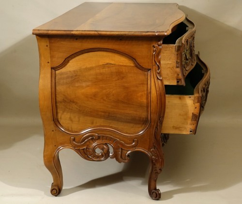 Commode provençale nîmoise en noyer - XVIIIe siècle - Antiquités Philippe Glédel